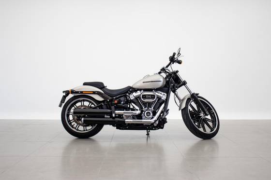 HARLEY-DAVIDSON SOFTAIL BREAKOUT 114 